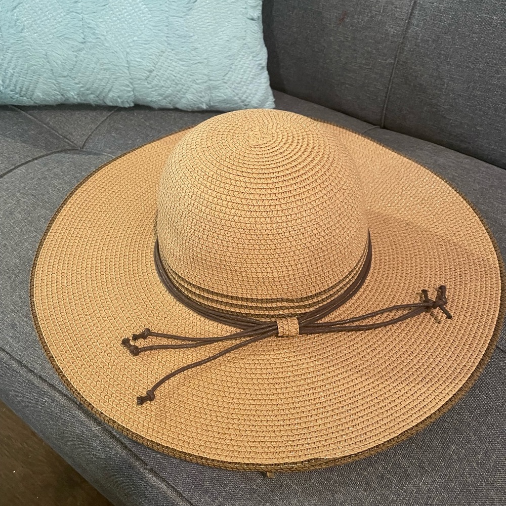 Sun hat - Picture 3 of 3